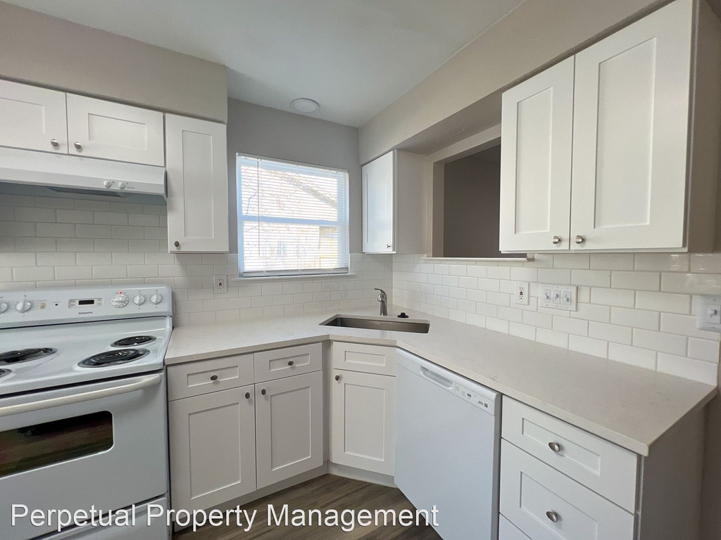 12400 Tree Line Dr Unit B - Photo 17