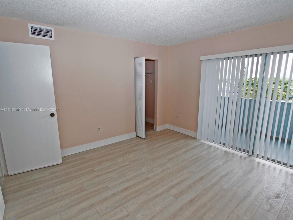 9351 Fontainebleau Blvd - Photo 19