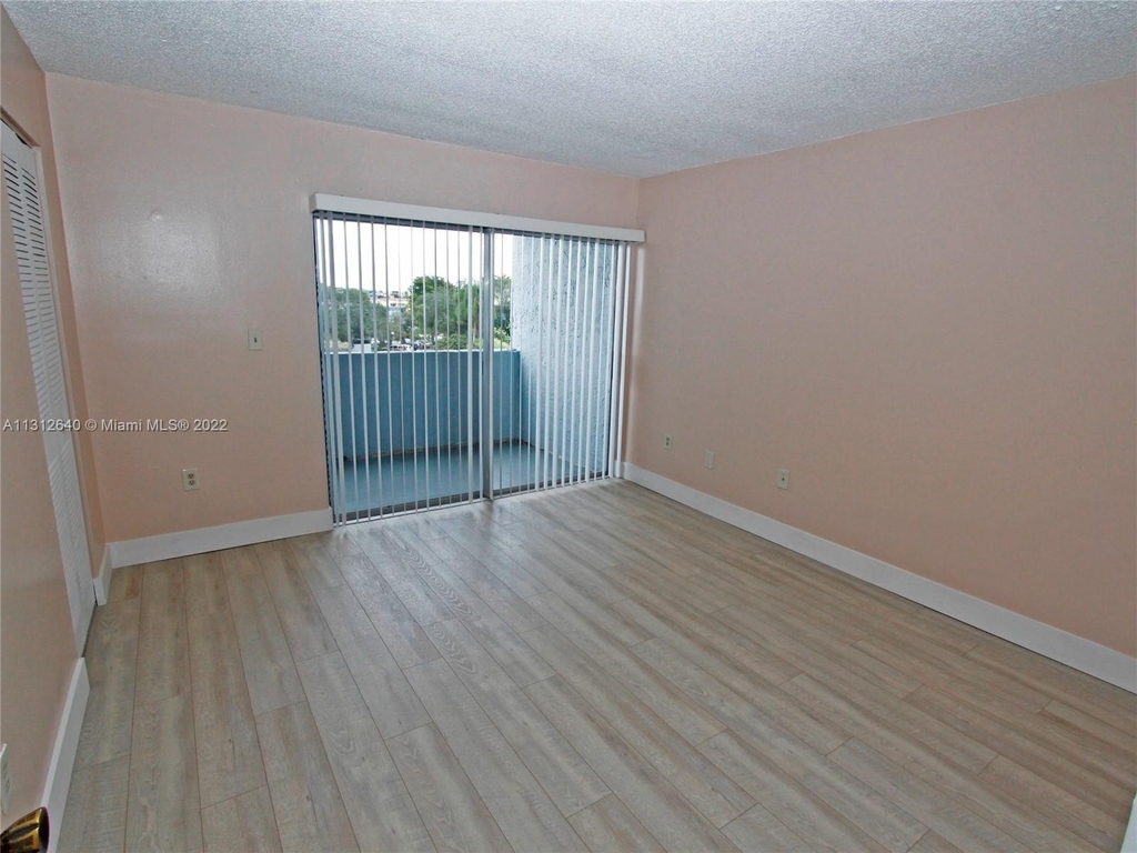 9351 Fontainebleau Blvd - Photo 17