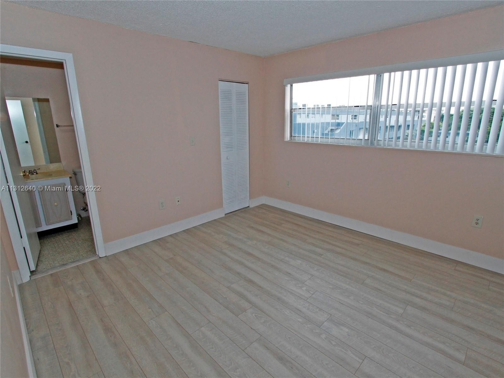 9351 Fontainebleau Blvd - Photo 12