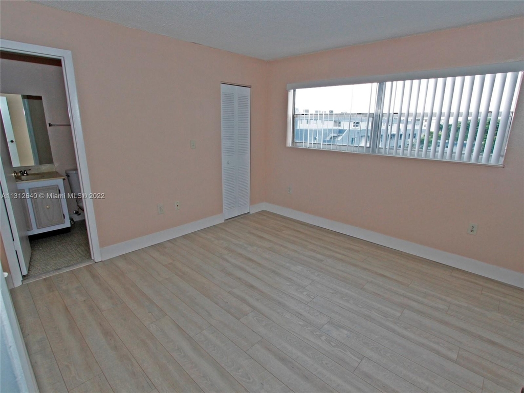 9351 Fontainebleau Blvd - Photo 11