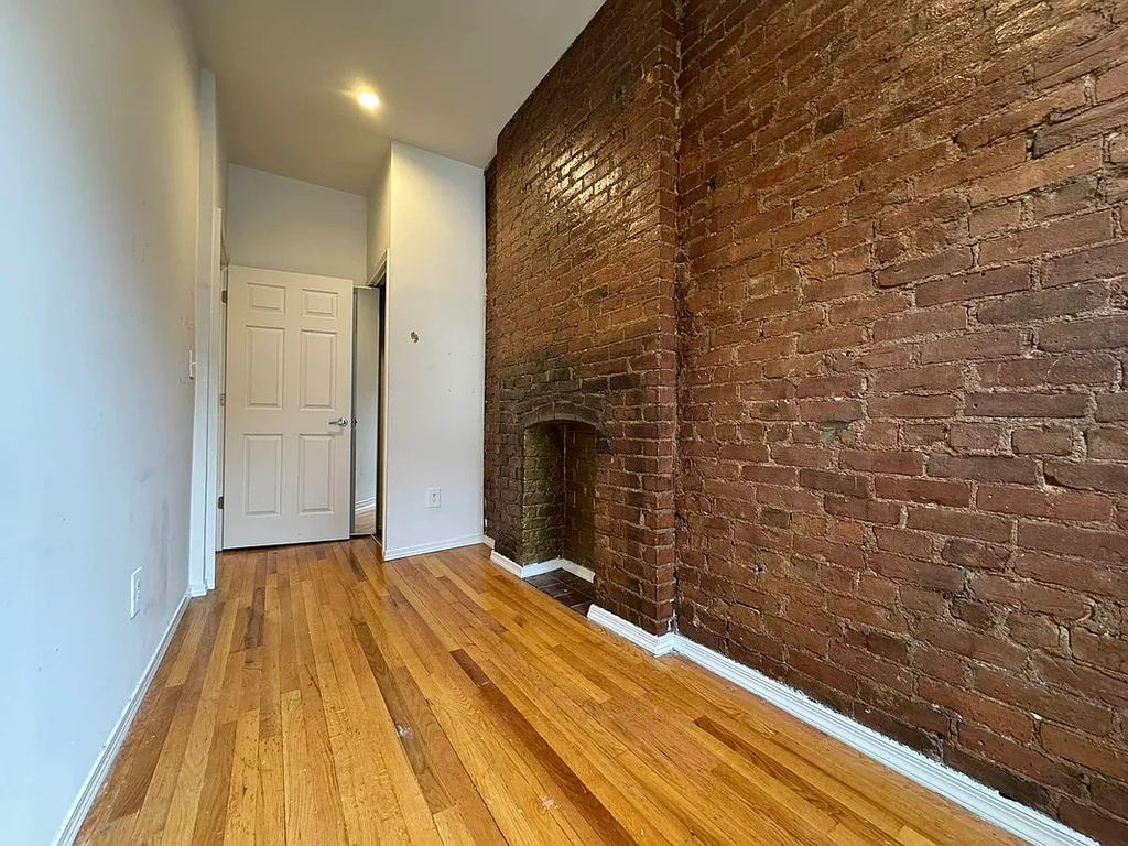 451 West 46th Street - Photo 12