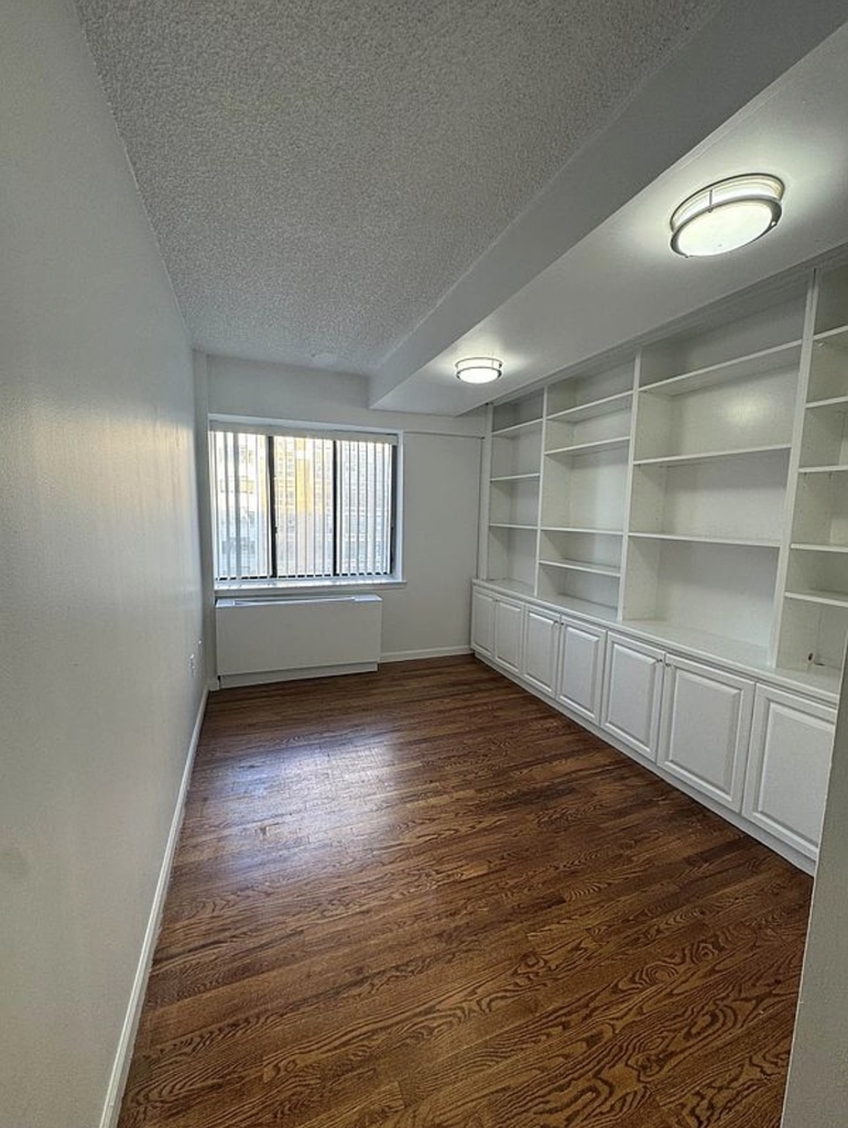343 West 51st Street - Photo 16