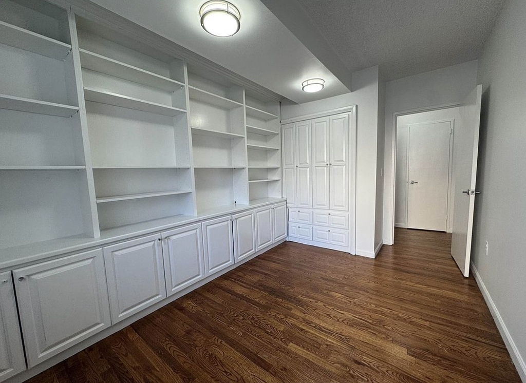 343 West 51st Street - Photo 17