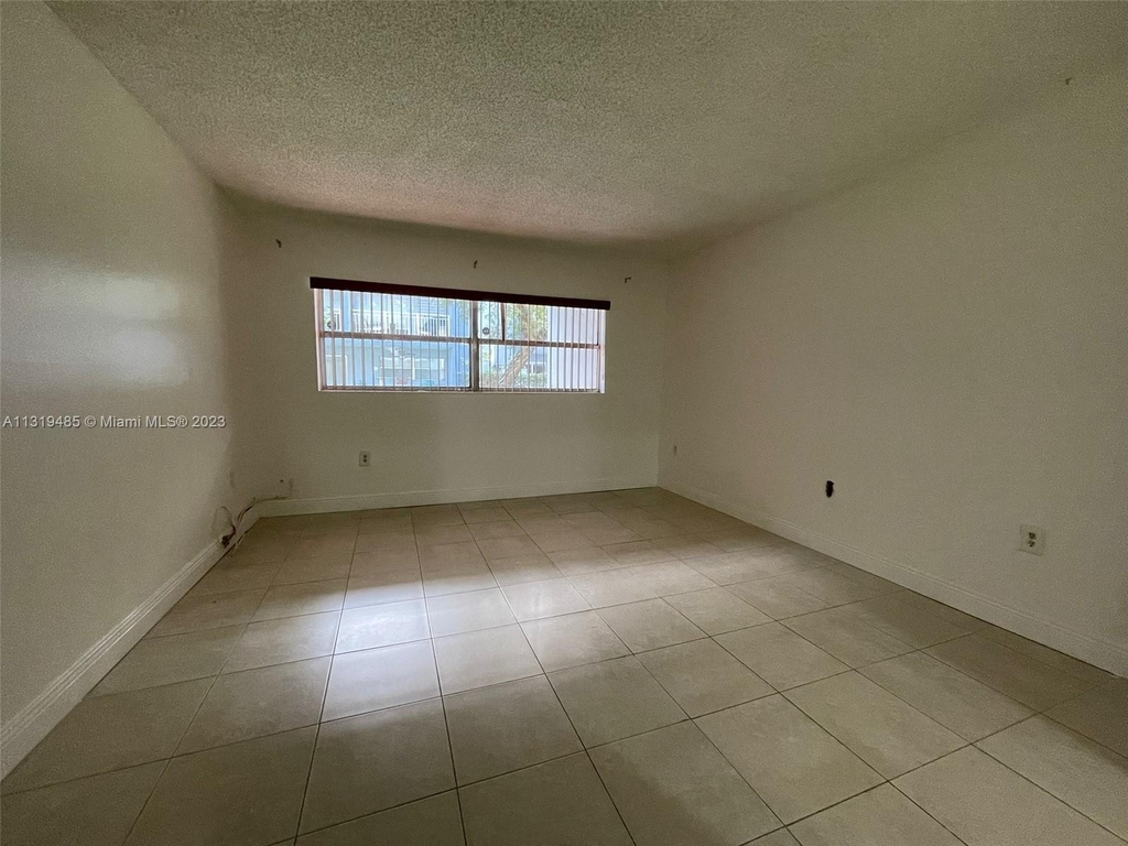 9375 Fontainebleau Blvd - Photo 8