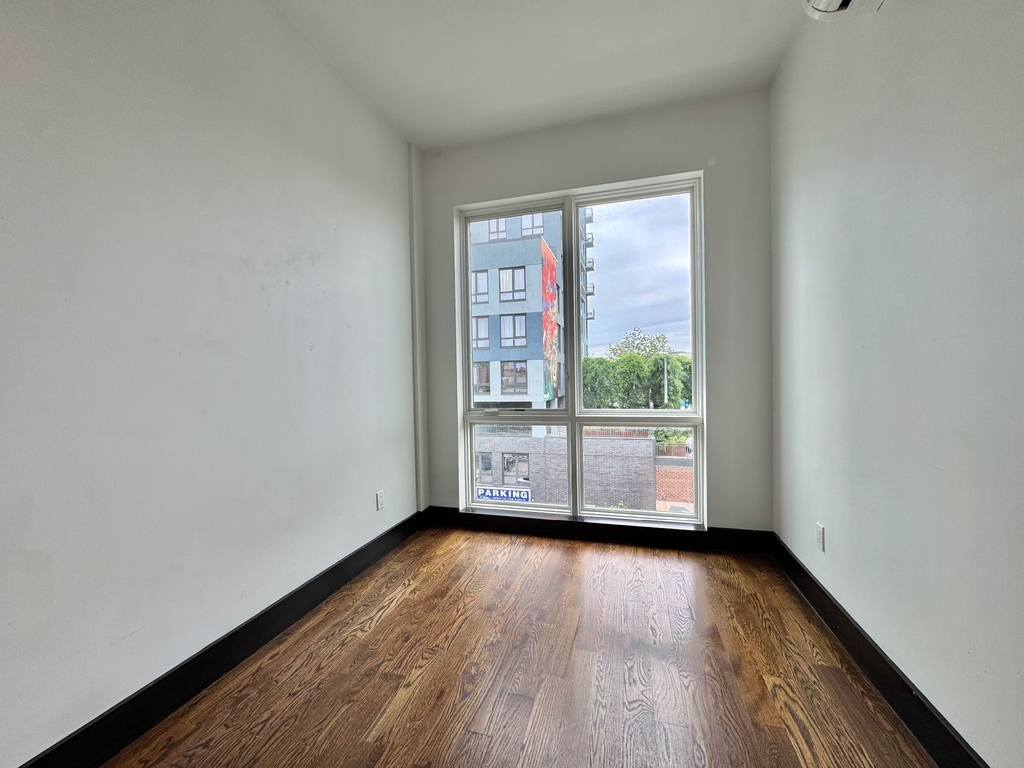 340 Irving Avenue - Photo 3