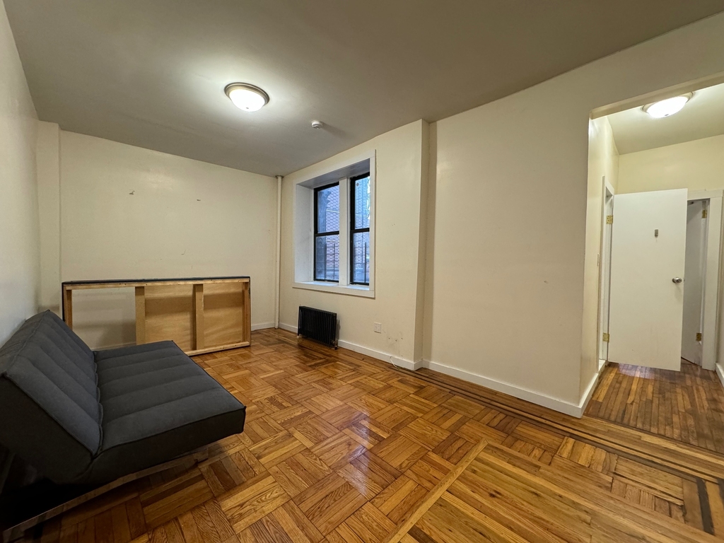 740 Empire Boulevard - Photo 2