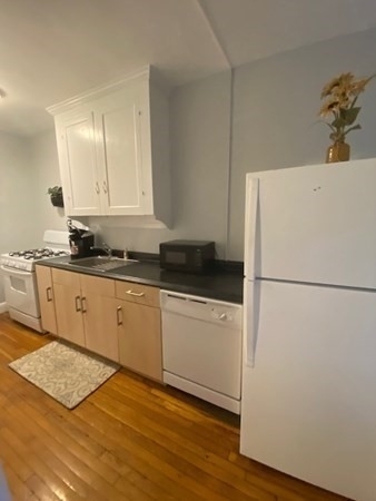 15 Ives St - Photo 6