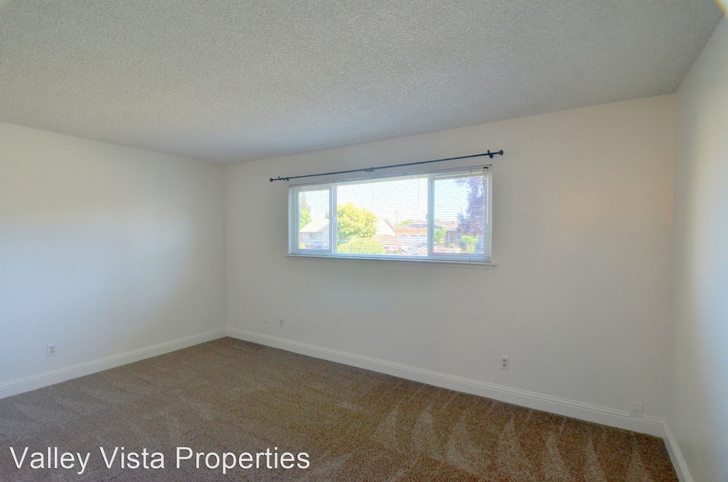 1436 Beverly Ave - Photo 13