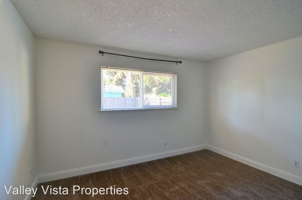 1436 Beverly Ave - Photo 14