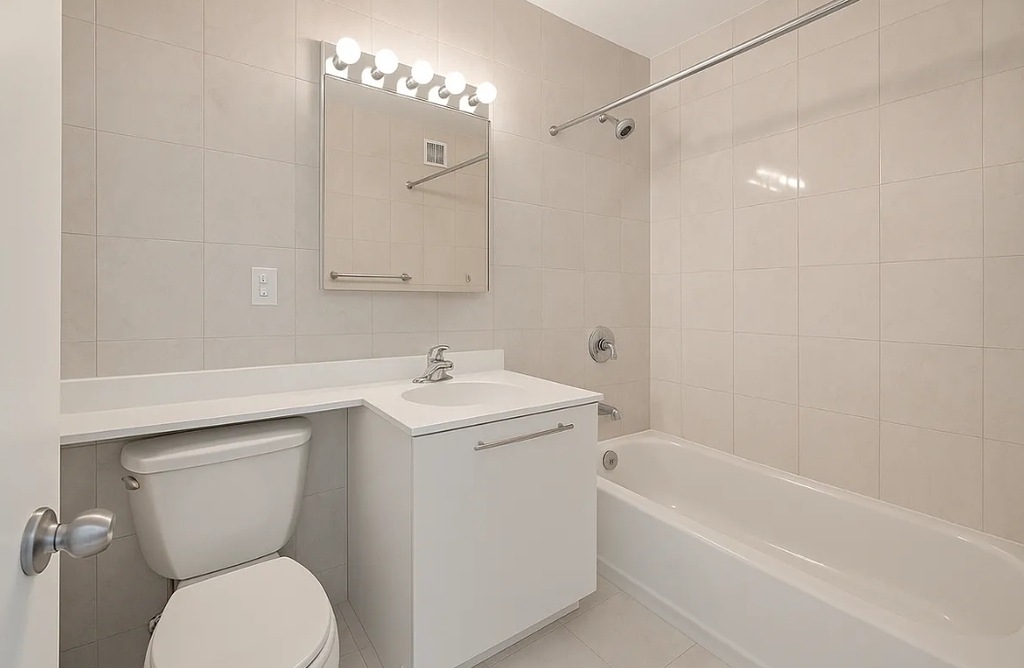 East 48h Street - Photo 7