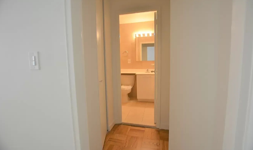 East 48h Street - Photo 6
