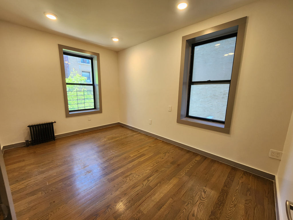 601 West 151st Street - Photo 6