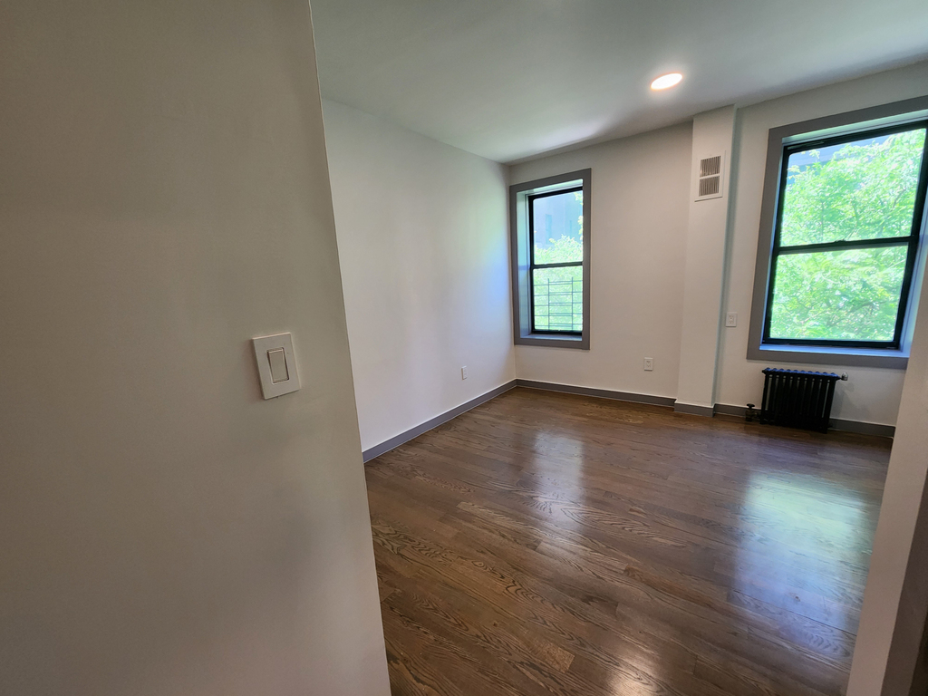 601 West 151st Street - Photo 3