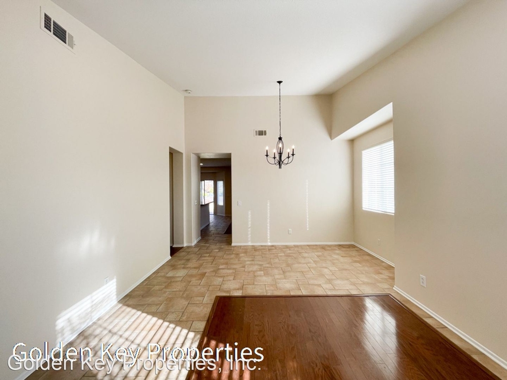 902 Niguel St. - Photo 3