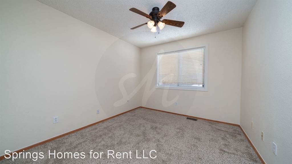 1065 Piros Dr - Photo 13