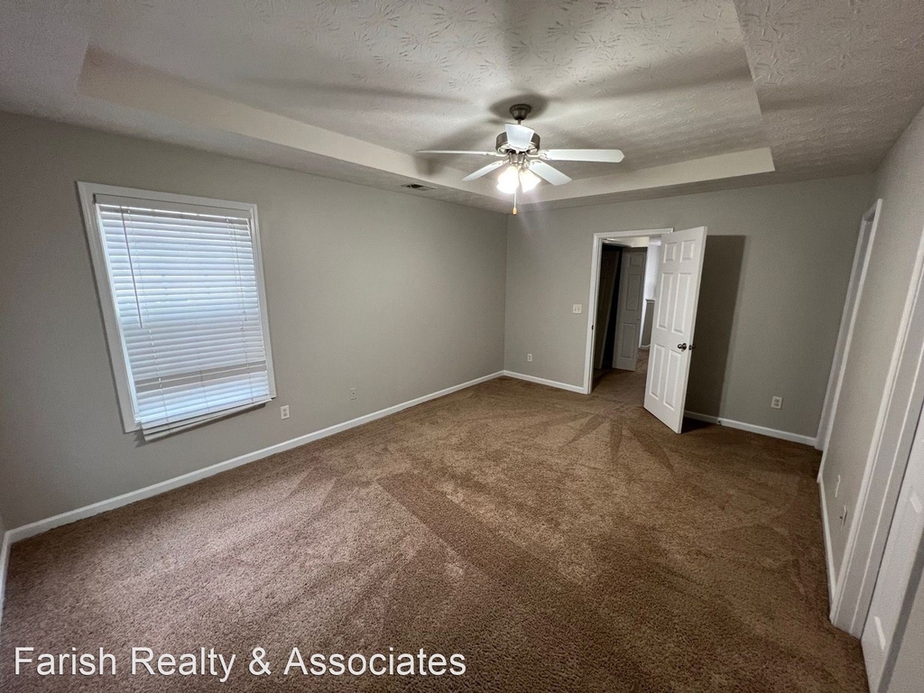 192 Alton Cir - Photo 2