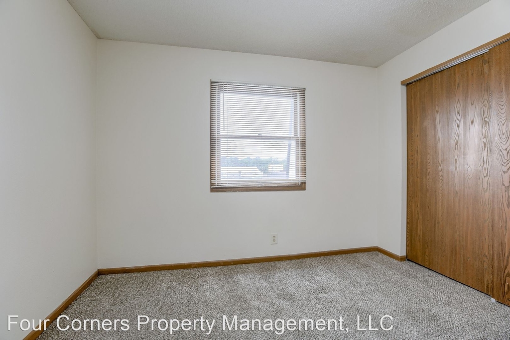 4910 Dudley Street - Photo 8