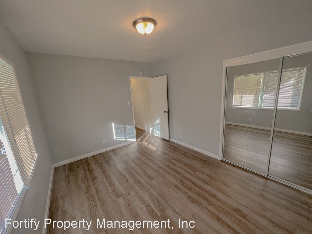 25109 Narbonne Ave - Photo 13