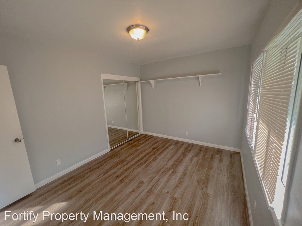 25109 Narbonne Ave - Photo 9