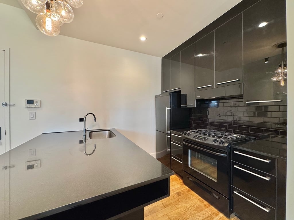 487 Keap Street - Photo 2