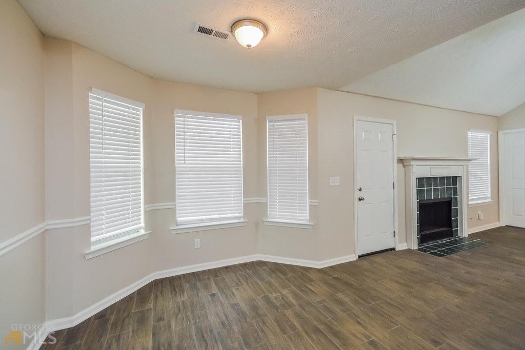 851 Sweetwater Way - Photo 3