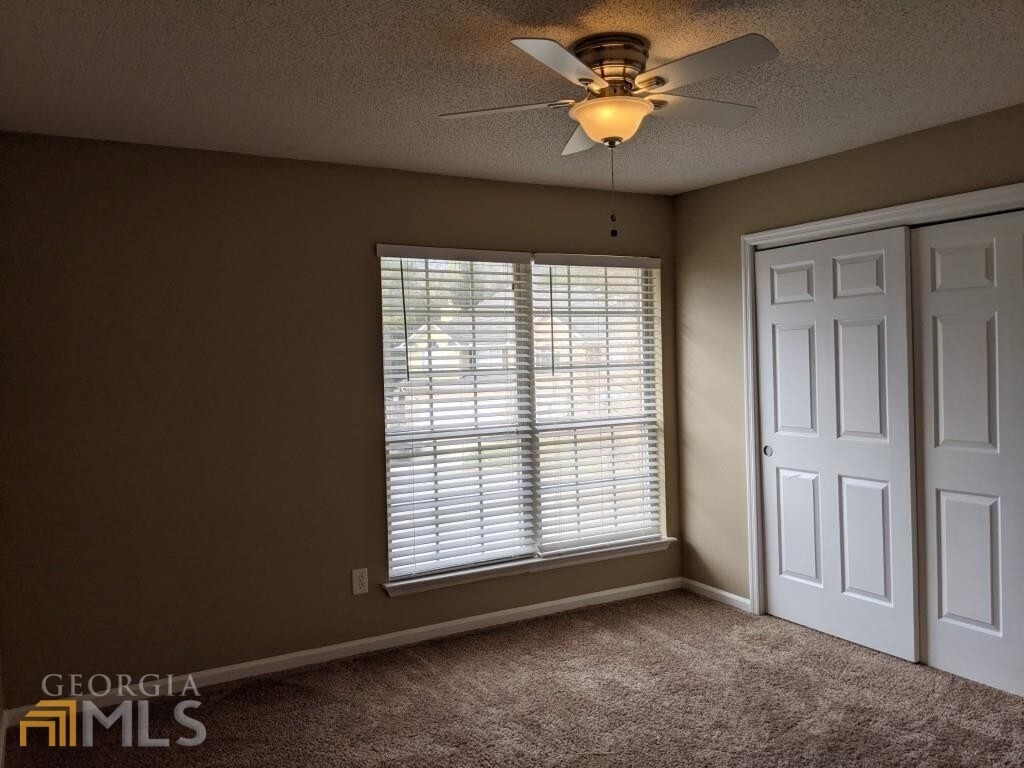 195 Overlake Court - Photo 14