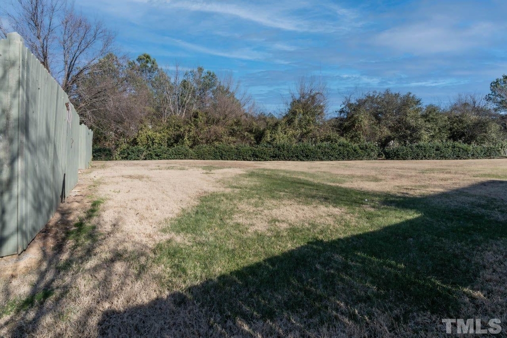 304 Center Heights Court - Photo 3