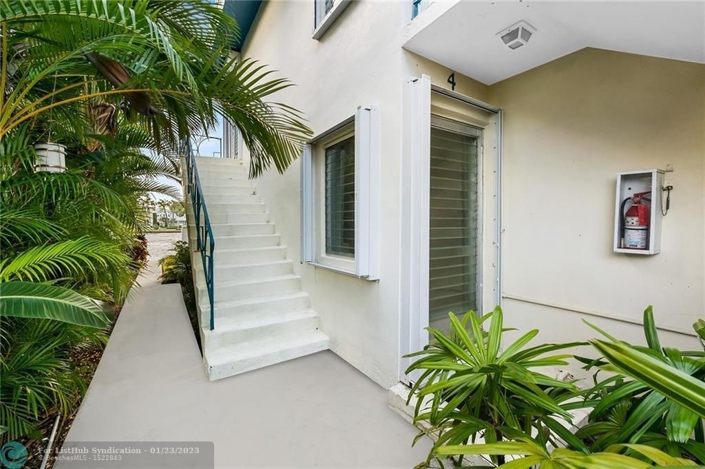 561 Bayshore Dr - Photo 12