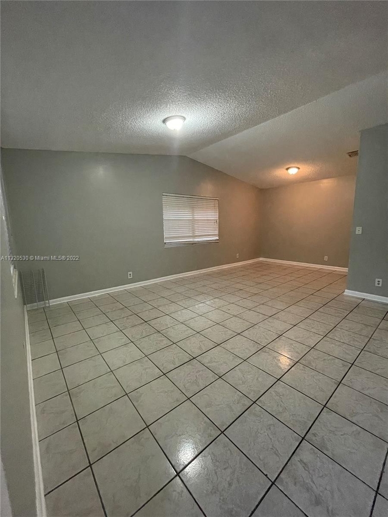 1114 Sw 71st Ter - Photo 8