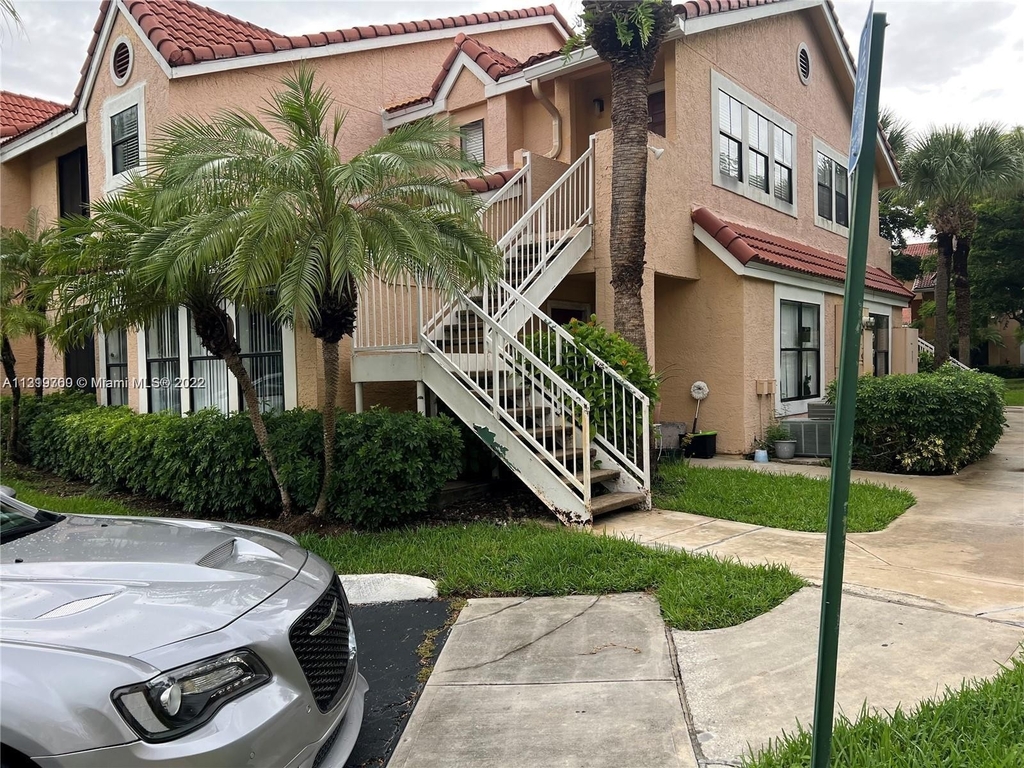 15581 Sw 104th Ter - Photo 1