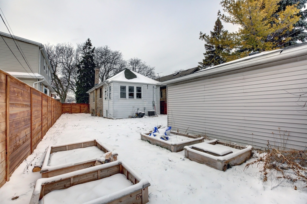 4315 N Mcvicker Avenue - Photo 26