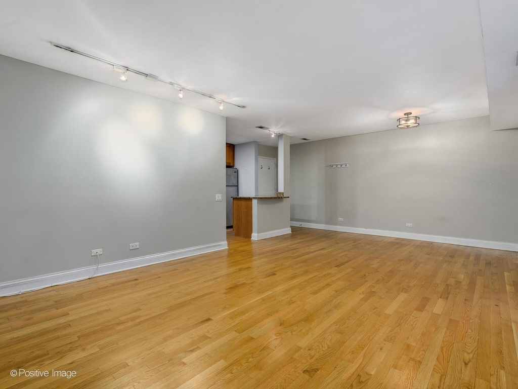 2140 N Lincoln Avenue - Photo 4