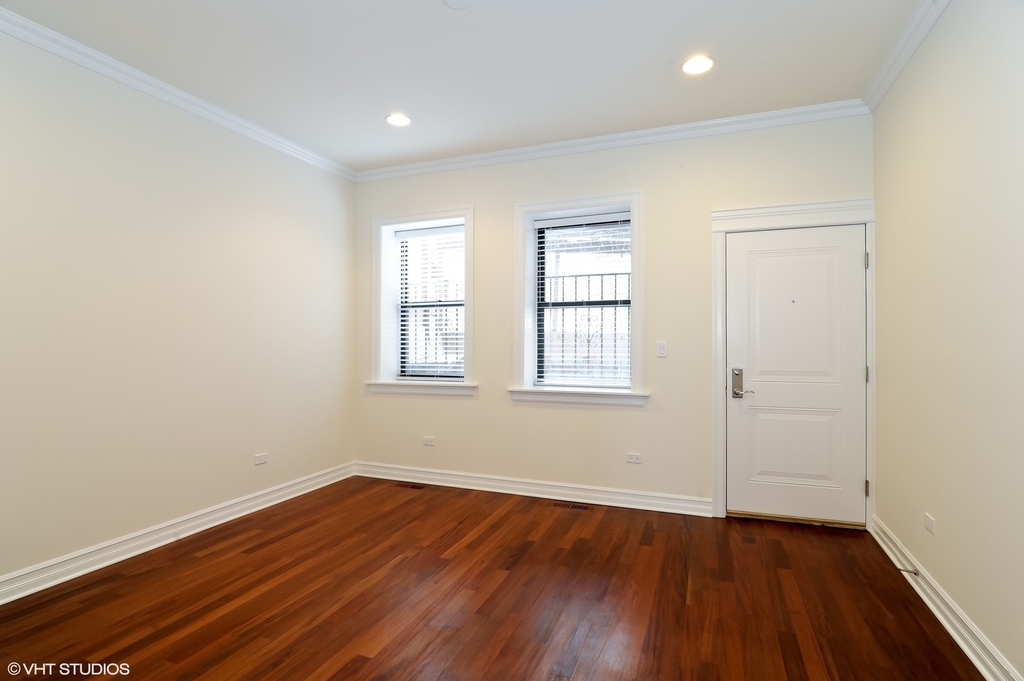 323 W Webster Avenue - Photo 7