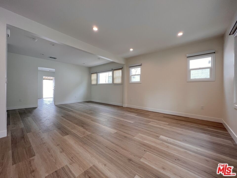 901 E San Jose Ave - Photo 2