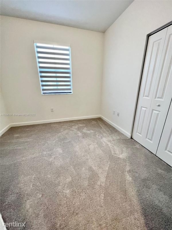 12985 Sw 233rd Ter 12985 - Photo 2