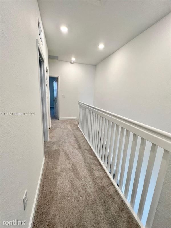 12985 Sw 233rd Ter 12985 - Photo 1