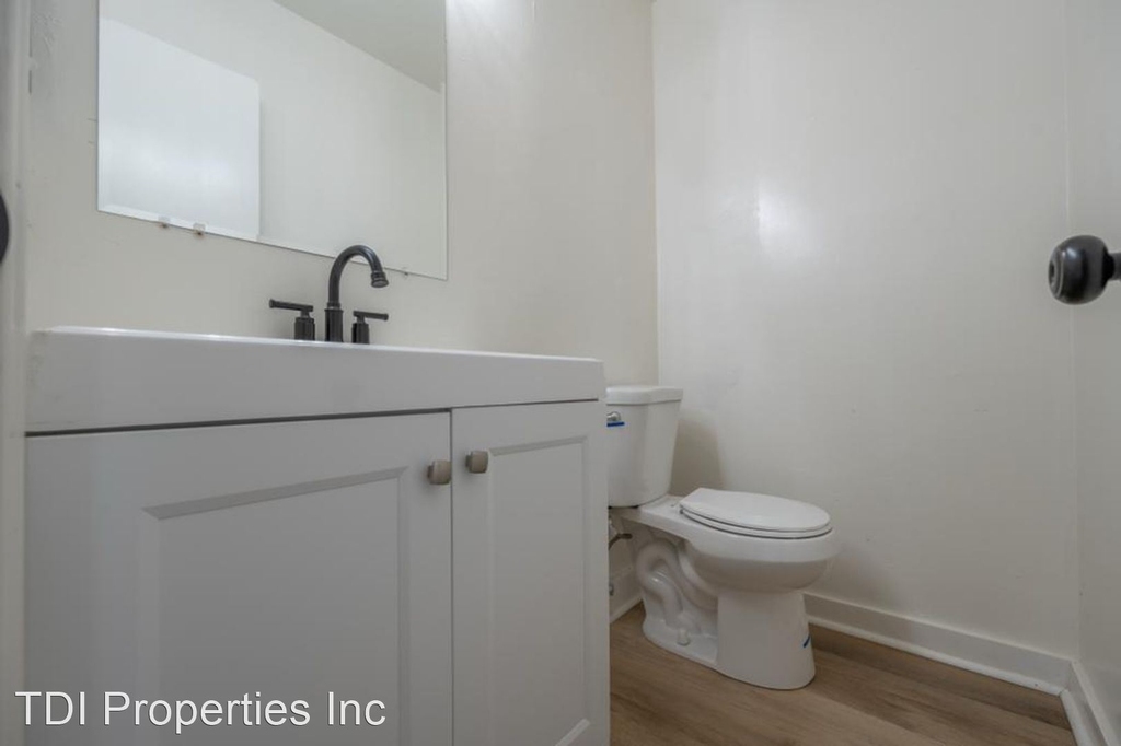 4060 Stevely Avenue - Photo 3