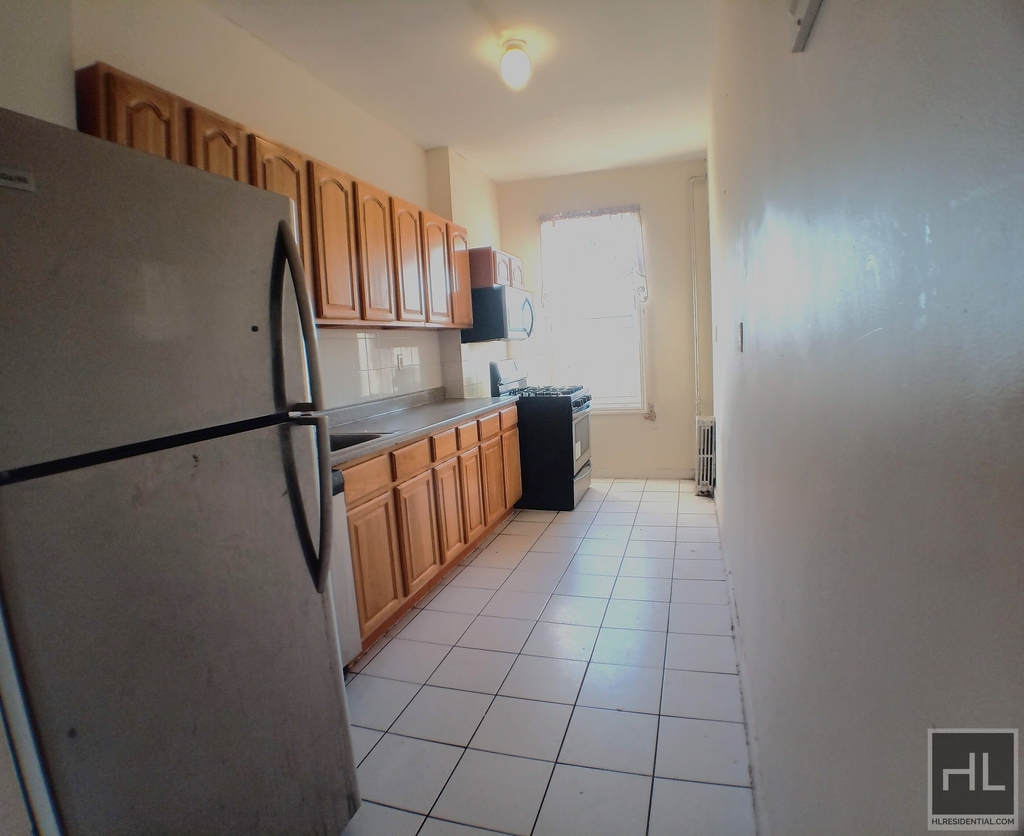 2484 Pitkin Avenue - Photo 2