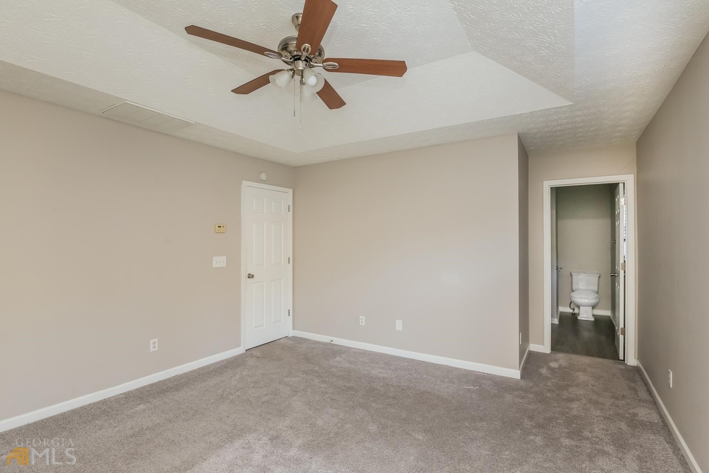 4035 Riverside Parkway - Photo 8