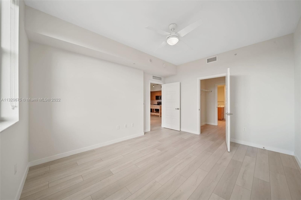 555 Ne 8th St - Photo 28