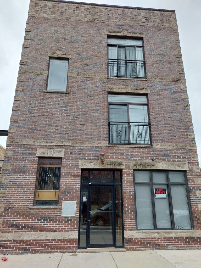 3628 N Milwaukee Avenue - Photo 0