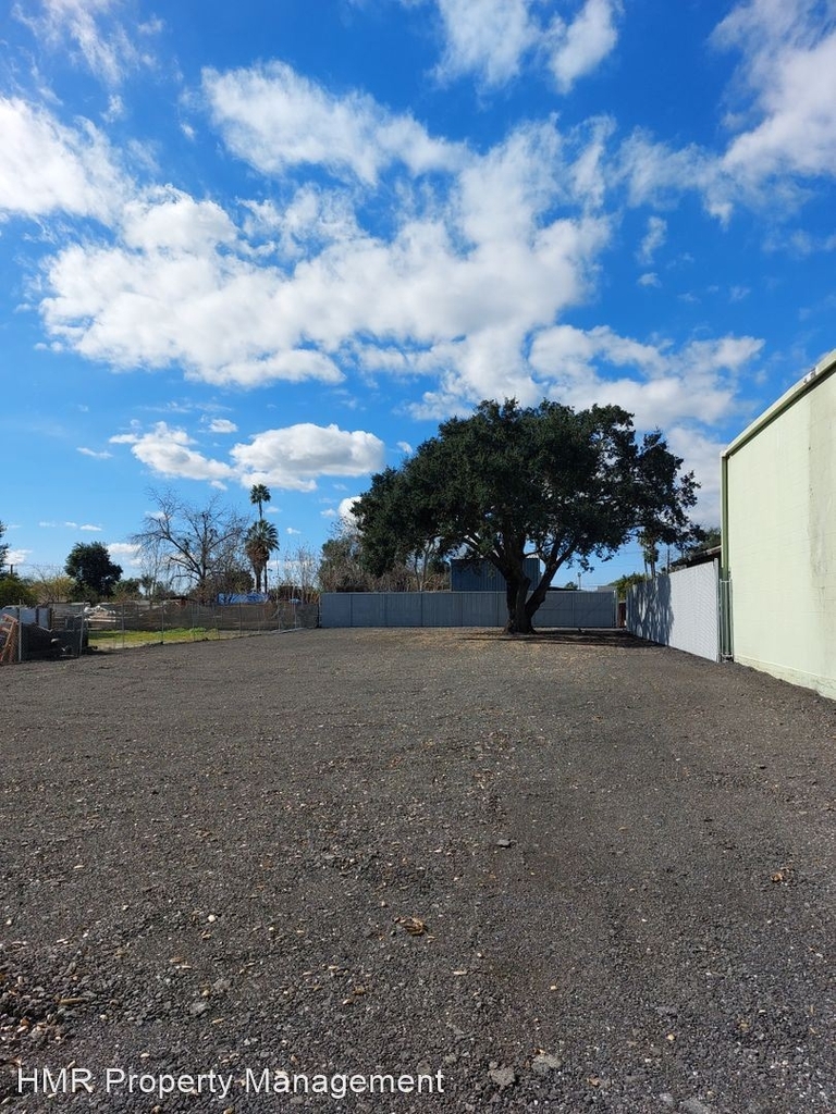 11054 Pipeline Ave Contractor Yard - Photo 17