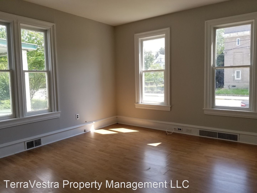 143 W Main Street - Photo 6