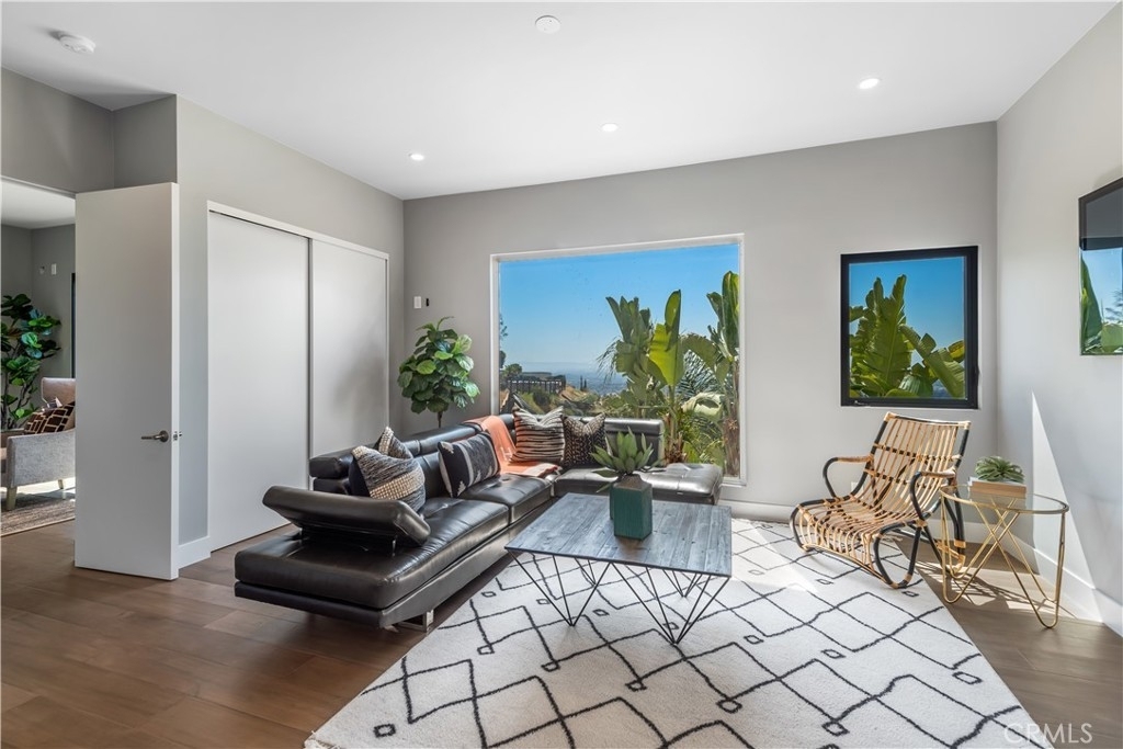2287 Sunset Plaza Drive - Photo 40