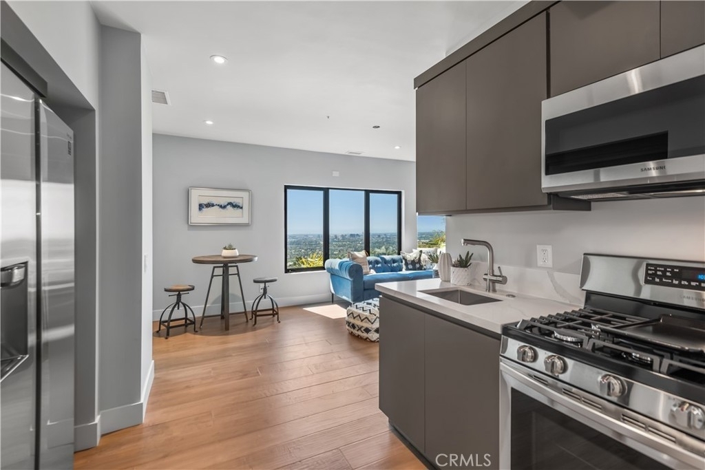 2287 Sunset Plaza Drive - Photo 42