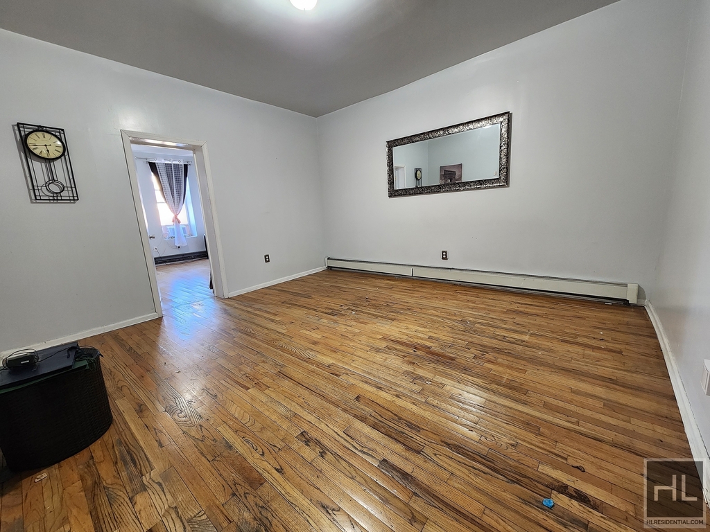 65 Ralph Avenue - Photo 1