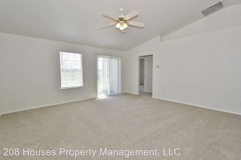 1084 N. Maura Ave - Photo 2