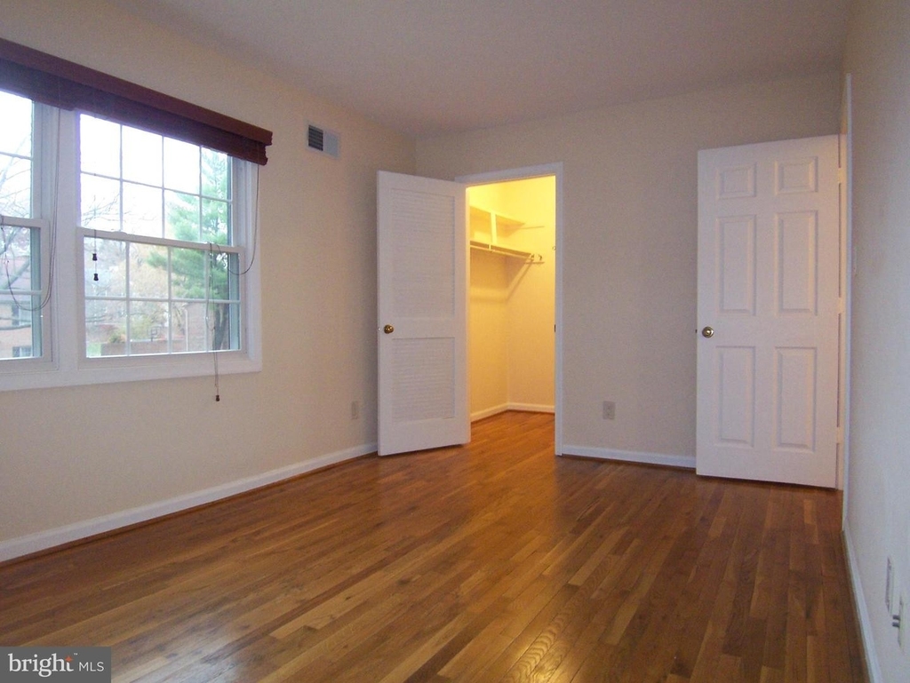 8345 Wickham Rd - Photo 4