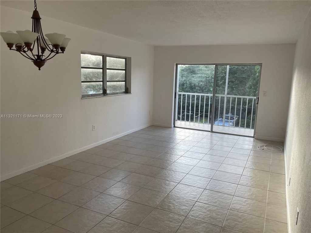 12290 Ne 11th Ct - Photo 2